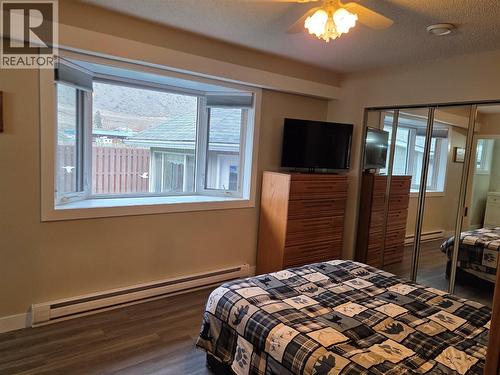 2546 Upper Bench Road, Keremeos, BC - Indoor Photo Showing Bedroom