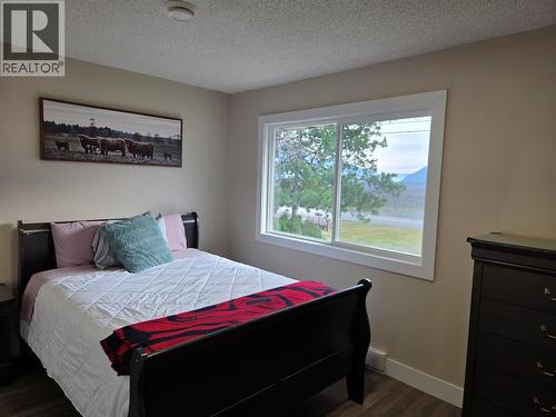 2546 Upper Bench Road, Keremeos, BC - Indoor Photo Showing Bedroom