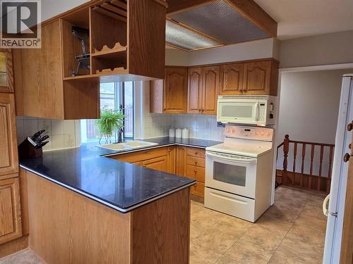2546 Upper Bench Road, Keremeos, BC - Indoor Photo Showing Kitchen