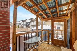 Covered deck lead to yard with gazebo (included) - 