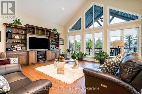 18 Edgewater Road, Wasaga Beach, ON - Outdoor With Facade