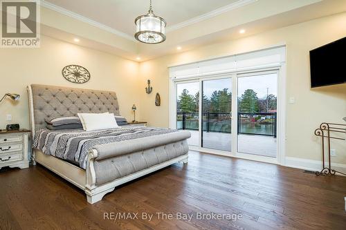 18 Edgewater Road, Wasaga Beach, ON - Indoor Photo Showing Living Room