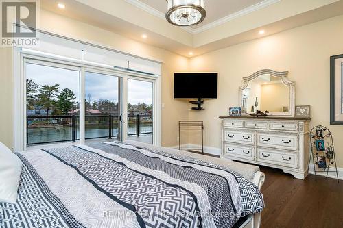 18 Edgewater Road, Wasaga Beach, ON - Indoor Photo Showing Kitchen With Upgraded Kitchen