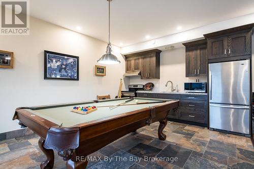 18 Edgewater Road, Wasaga Beach, ON - Indoor Photo Showing Living Room With Fireplace