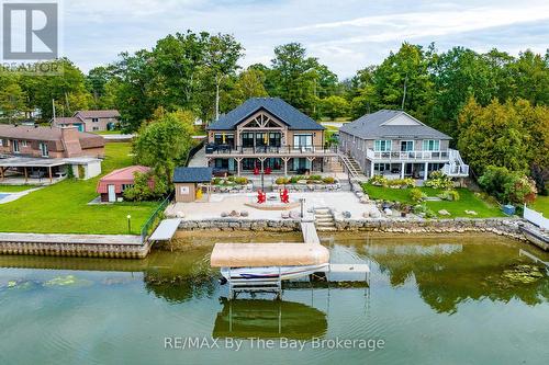 18 Edgewater Road, Wasaga Beach, ON - Indoor Photo Showing Bedroom
