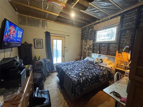 433 Burrows Ave, Winnipeg, MB 