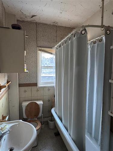 433 Burrows Ave, Winnipeg, MB 