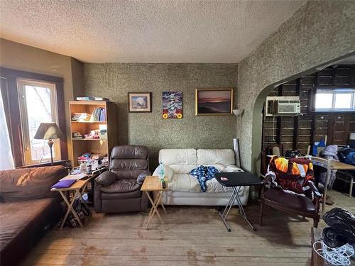 433 Burrows Ave, Winnipeg, MB 