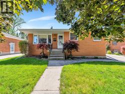 1315 JANETTE AVENUE  Windsor, ON N8X 1Y7