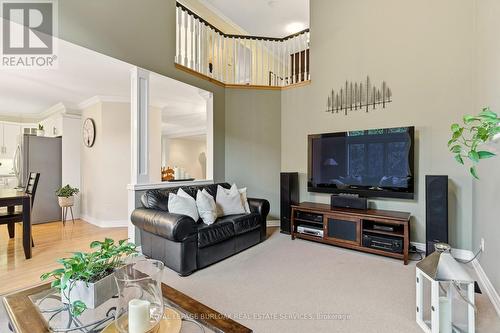 5205 Brada Crescent, Burlington, ON - Indoor Photo Showing Living Room