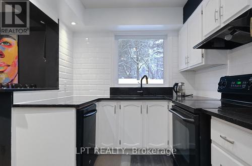 56 Sandhurst Court, Ottawa, ON - Indoor Photo Showing Kitchen