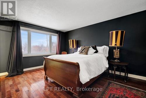 56 Sandhurst Court, Ottawa, ON - Indoor Photo Showing Bedroom