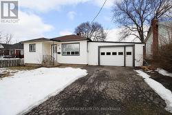 9 INGLEWOOD ROAD  St. Catharines (Oakdale), ON L2P 2C3