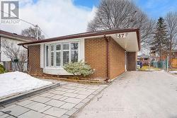 47 MANORGLEN CRESCENT  Toronto, ON M1S 1W3