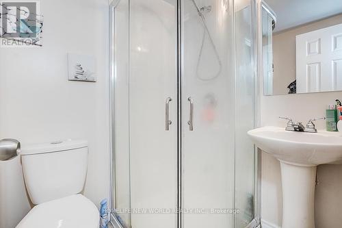 47 Manorglen Crescent, Toronto, ON - Indoor Photo Showing Bathroom