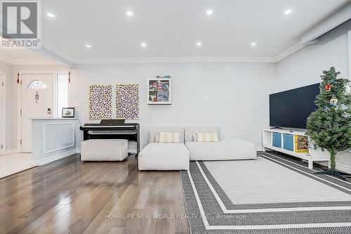 47 Manorglen Crescent, Toronto, ON - Indoor