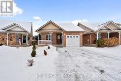 66 DOCTOR MOORE COURT  Halton Hills, ON L7J 3A6