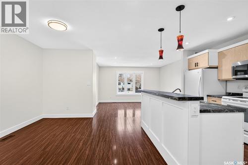 915 Athabasca Street E, Moose Jaw, SK - Indoor Photo Showing Kitchen
