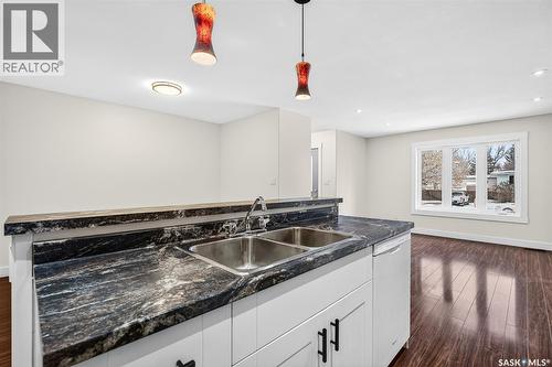 915 Athabasca Street E, Moose Jaw, SK - Indoor Photo Showing Kitchen With Double Sink