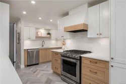 610 Baker St  Saanich, BC V8Z 2H7