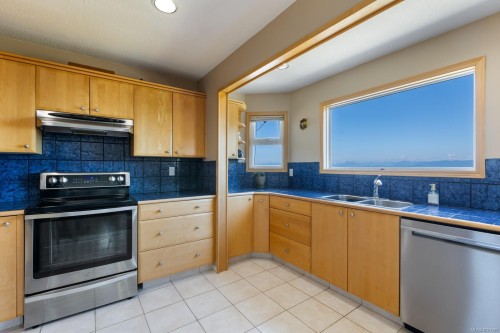 6348 Eagles Dr, Courtenay, BC 