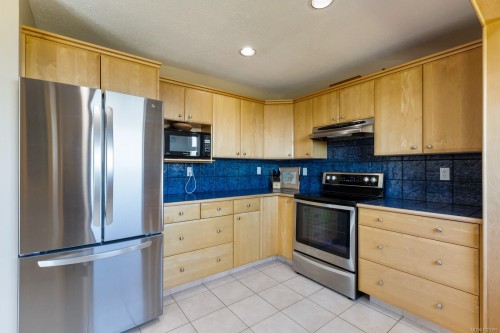 6348 Eagles Dr, Courtenay, BC 