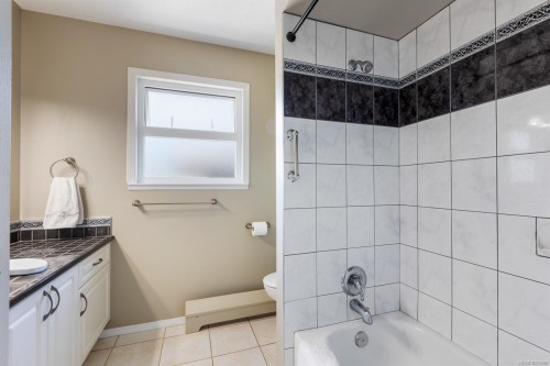 6348 Eagles Dr, Courtenay, BC 