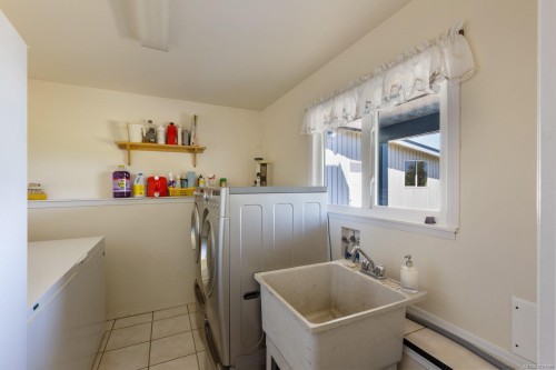 6348 Eagles Dr, Courtenay, BC 