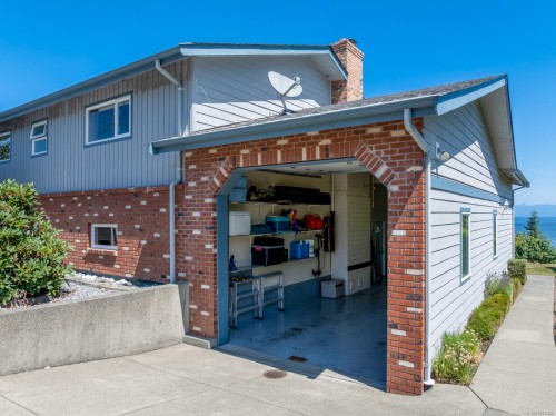 6348 Eagles Dr, Courtenay, BC 