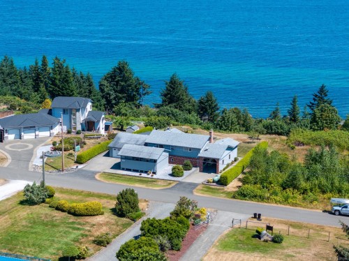 6348 Eagles Dr, Courtenay, BC 