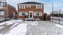 536 KING STREET E  Oshawa, ON L1H 1G1