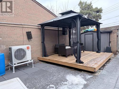 116 - 256 JOHN GARLAND BOULEVARD  Toronto, ON M9V 1N8