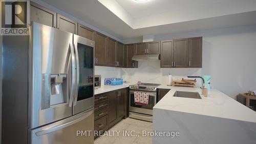 4175 Palermo Common, Burlington, ON - Indoor Photo Showing Kitchen With Stainless Steel Kitchen With Upgraded Kitchen