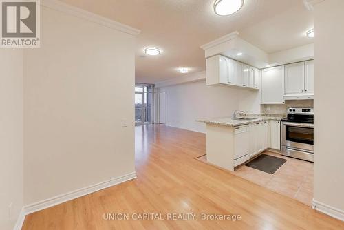 1104 - 5229 Dundas Street W, Toronto, ON - Indoor Photo Showing Kitchen