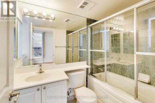 1104 - 5229 Dundas Street W, Toronto, ON - Indoor Photo Showing Bathroom