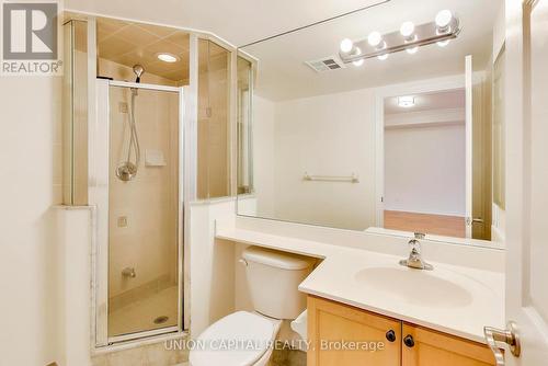 1104 - 5229 Dundas Street W, Toronto, ON - Indoor Photo Showing Bathroom