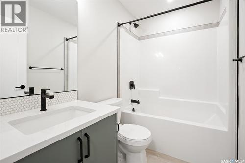 3004 Dumont Way, Regina, SK - Indoor Photo Showing Bathroom