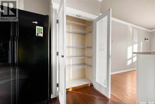 1230 Victoria Avenue, Regina, SK - Indoor