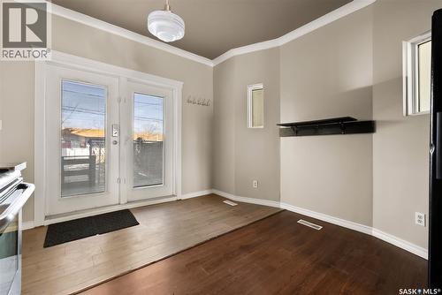 1230 Victoria Avenue, Regina, SK - Indoor