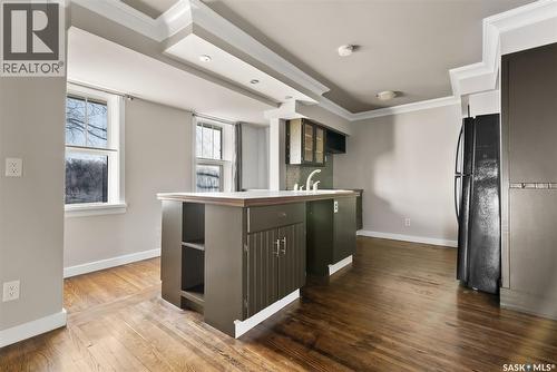 1230 Victoria Avenue, Regina, SK - Indoor Photo Showing Kitchen
