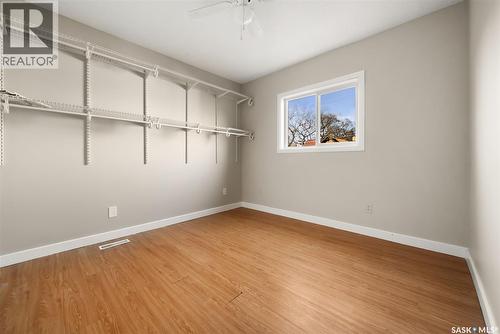 1230 Victoria Avenue, Regina, SK - Indoor