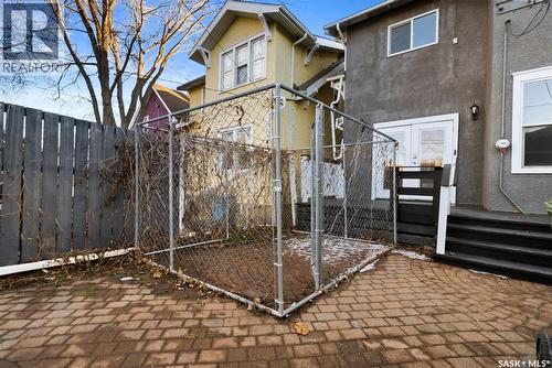 1230 Victoria Avenue, Regina, SK - Outdoor