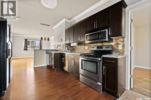 1230 Victoria Avenue, Regina, SK - Indoor Photo Showing Kitchen With Upgraded Kitchen