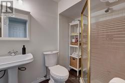 Full bathroom in lower level - 