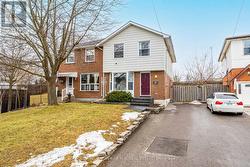 32 VANCOUVER COURT  Oshawa (Vanier), ON L1J 5X2