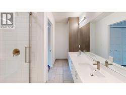 Ensuite Bathroom - 