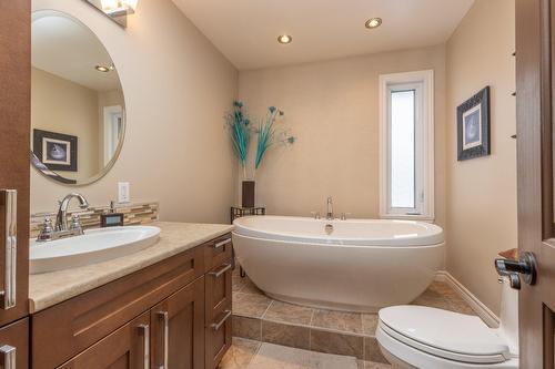 Salle de bains - 275 Rue De Thèbes, Laval (Vimont), QC - Indoor Photo Showing Bathroom