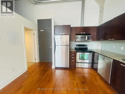 424 - 637 LAKE SHORE BOULEVARD W  Toronto, ON M5V 3J6