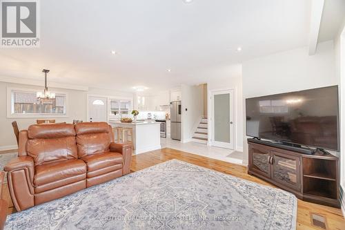 175 Connaught Crescent, Caledon, ON - Indoor Photo Showing Living Room