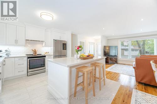 175 Connaught Crescent, Caledon, ON - Indoor Photo Showing Kitchen With Upgraded Kitchen
